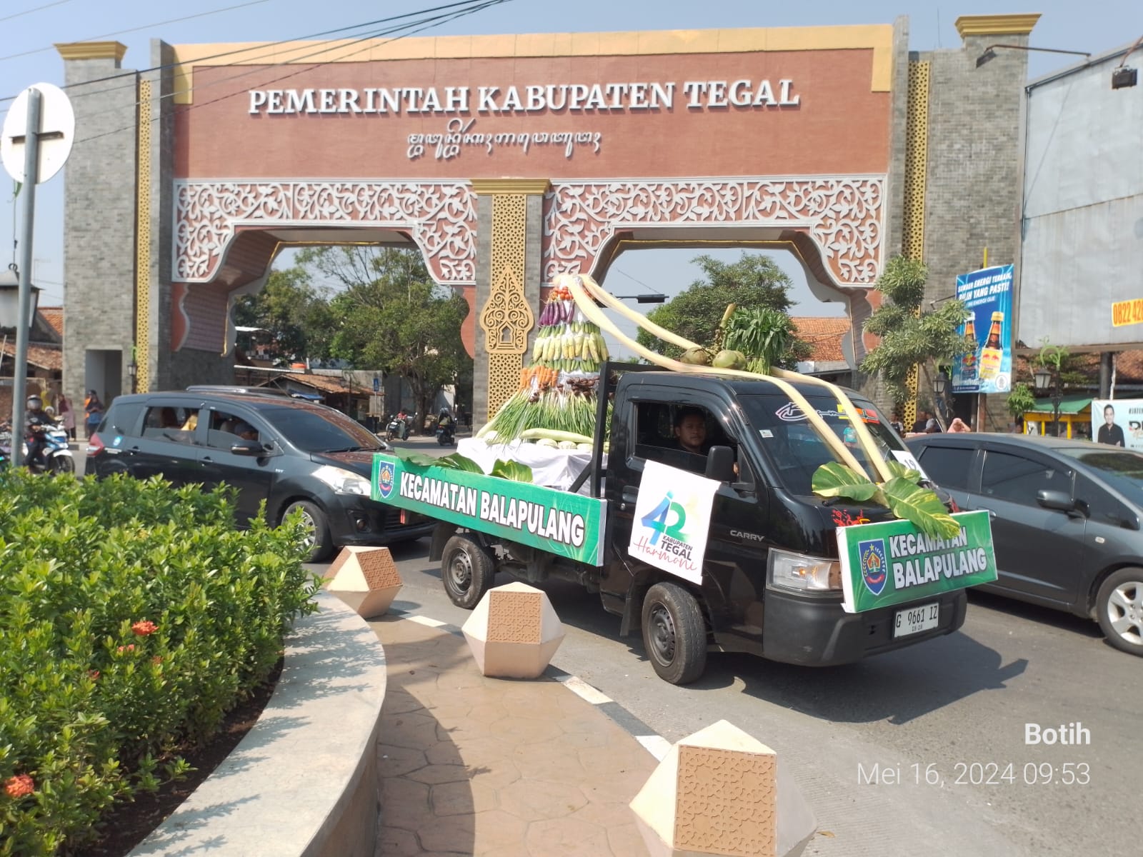 kemeriahan-kirab-pataka-menyambut-hari-jadi-kabupaten-tegal-ke-423